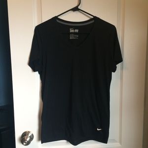Athletic tee